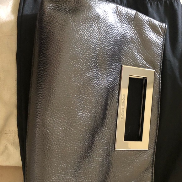 MICHAEL KORS LEATHER CLUTCH NWOT Grey Leather - Picture 6 of 8